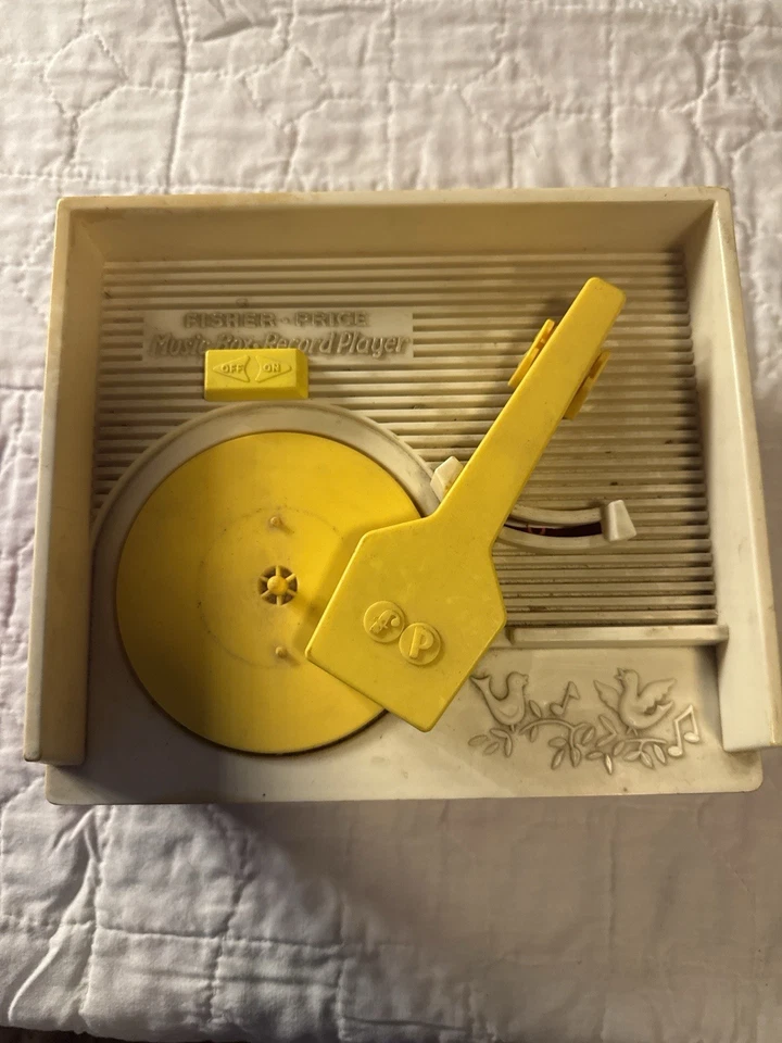 Vintage 1971 Fisher Price Music Box Record Player Model 995 w/ 5 Records Works - Image 2 of 4