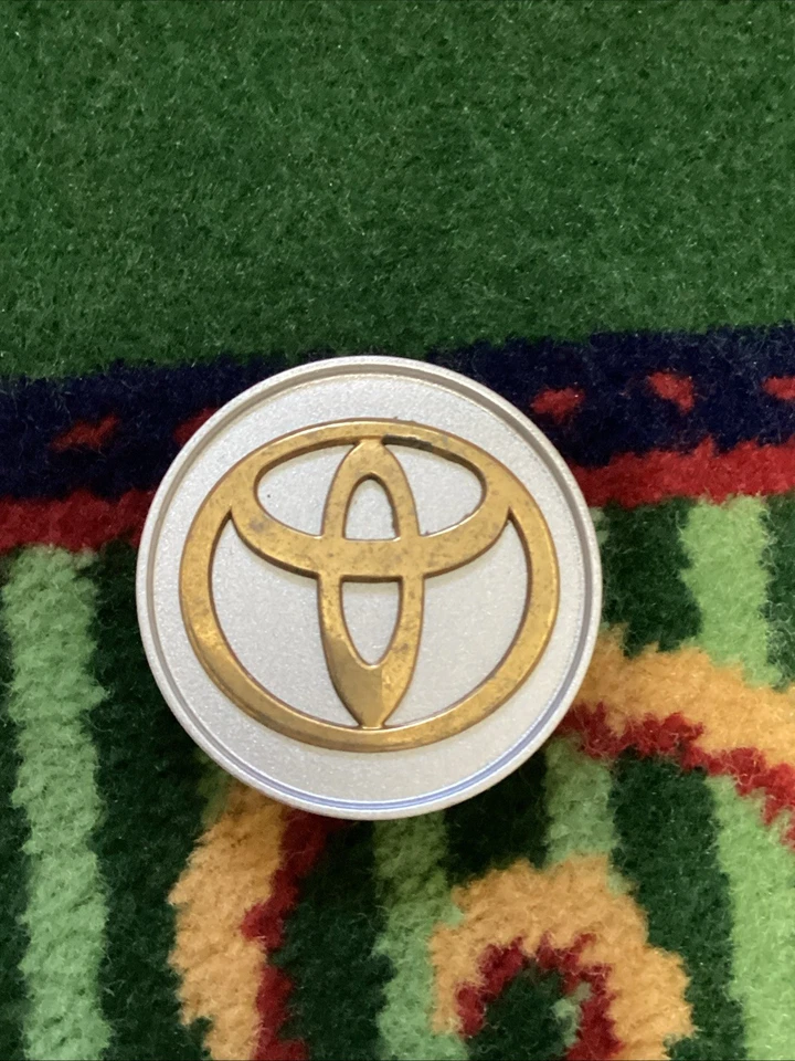 Tapa dorada central Toyota Matrix Camry Avalon Yaris 00-04 #42603 AC030 1 pieza Foto 3 de 4