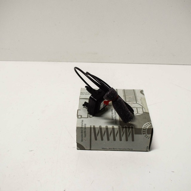 MB E W213 Front Door Mirror GPS Navigation Antenna A213905440128 NEW