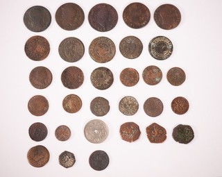 Lote de 31 monedas antiguas. Felipe III Felipe IV Felipe V. Fernando VII