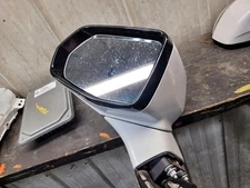 Driver Side View Mirror With Integral Turn Signal Opt Dnp Fits 19-22 XT4 1951001