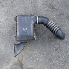 2013-2018 Dodge Ram 1500 5.7l Hemi Air Cleaner Intake Tube Air Box Oem