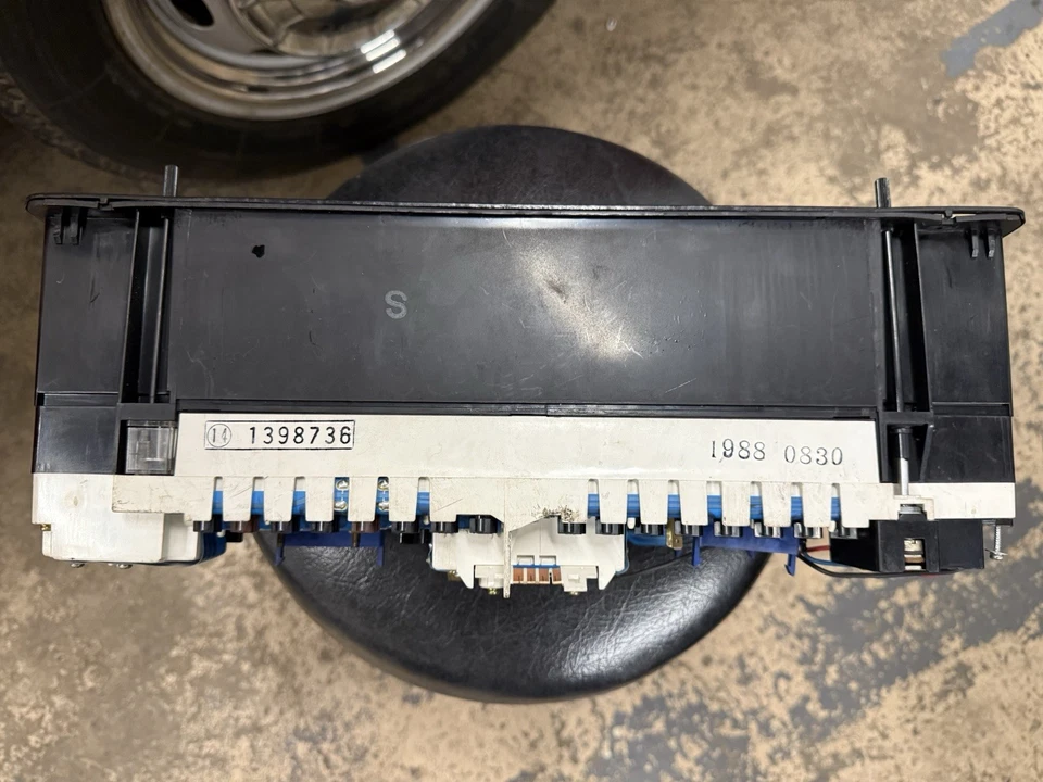 Volvo 740 TURBO Gauge Cluster With Tachometer OEM original! Full Gauges display! - Image 3 of 4