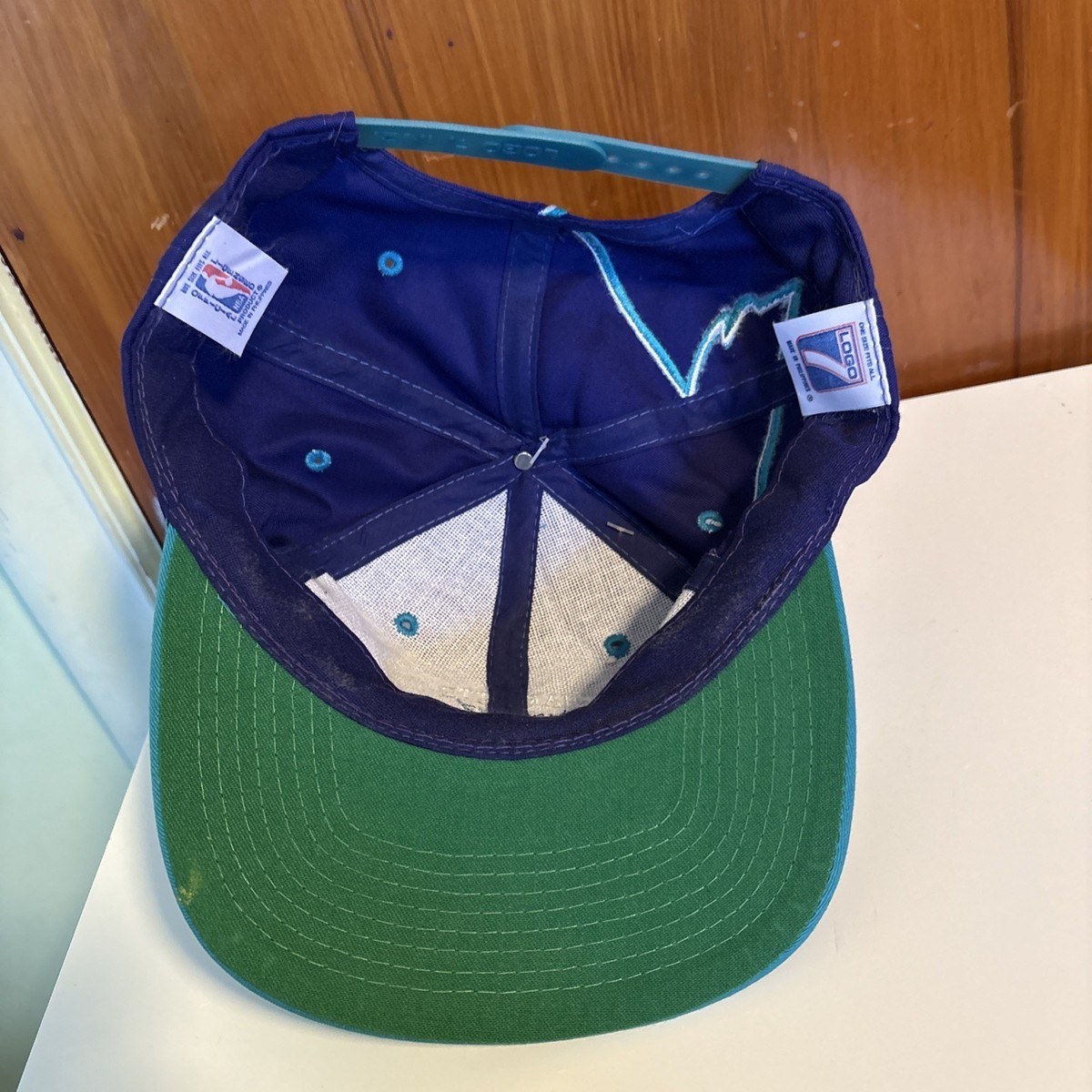 Charlotte Hornets NBA Snapback Logo 7 Athletic Hat Vintage