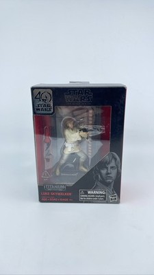 2016 - Star Wars The Black Series - Luke Skywalker Titanium Series - Hasbro