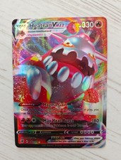 Pokémon-Sammelkarte, die Heatran VMAX aus der Erweiterung „Astralglanz“ (Nummer