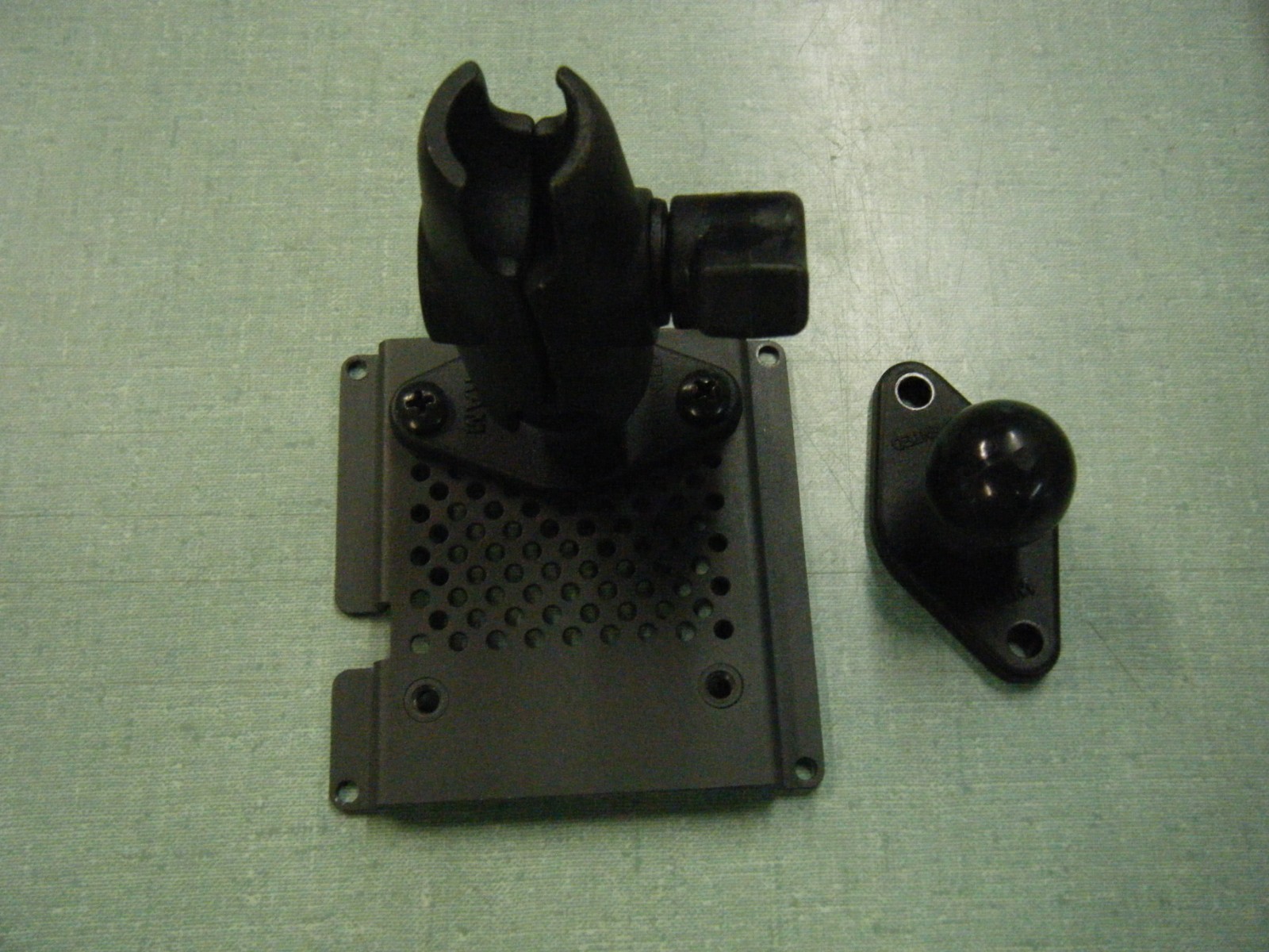 WATCHGUARD 4RE RAM MOUNT KIT FOR MONITOR