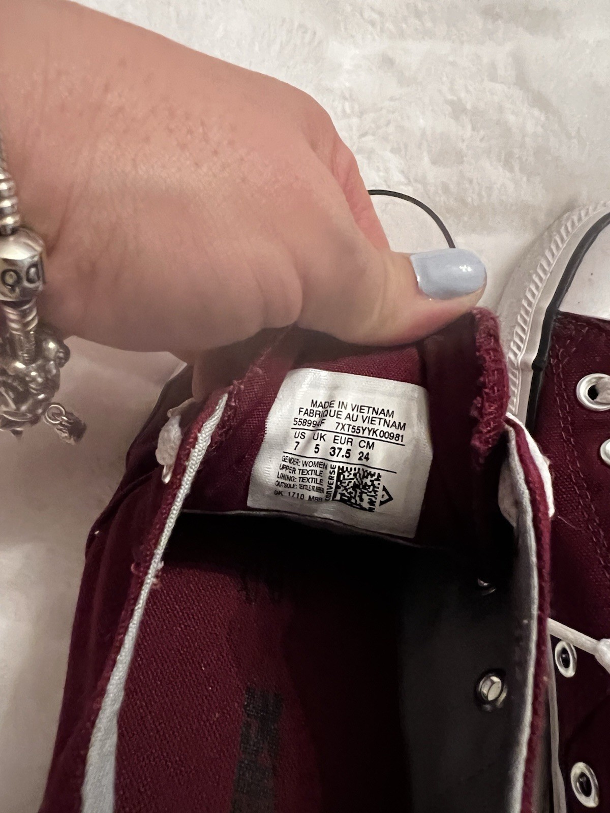 Converse Chuck Taylor All Star Burgundy Low Top Women's Canvas Sneakers size 7 thumbnail 4