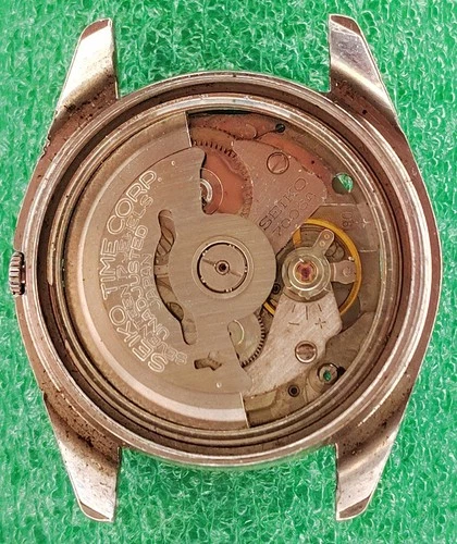 lot C2027 mens Seiko Automatic Auto Self Winding Vintage 7006-8009 Watch Parts
