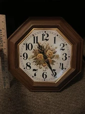 Vintage Kitchen Wall Clock SPARTUS Mid-Century Modern MCM Cottage Fall  WORKS