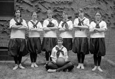 1917 Friends School Girls Basketball Team Old Photo 13