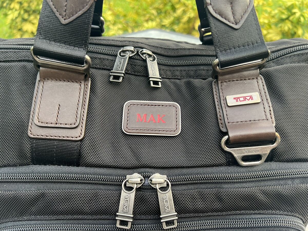 TUMI ALPHA BRAVO Yuma Slim Brief Messenger Bag Nylon Leather TUMI ALPHA BRAVO Yuma Slim Brief Messenger Bag Nylon Leather