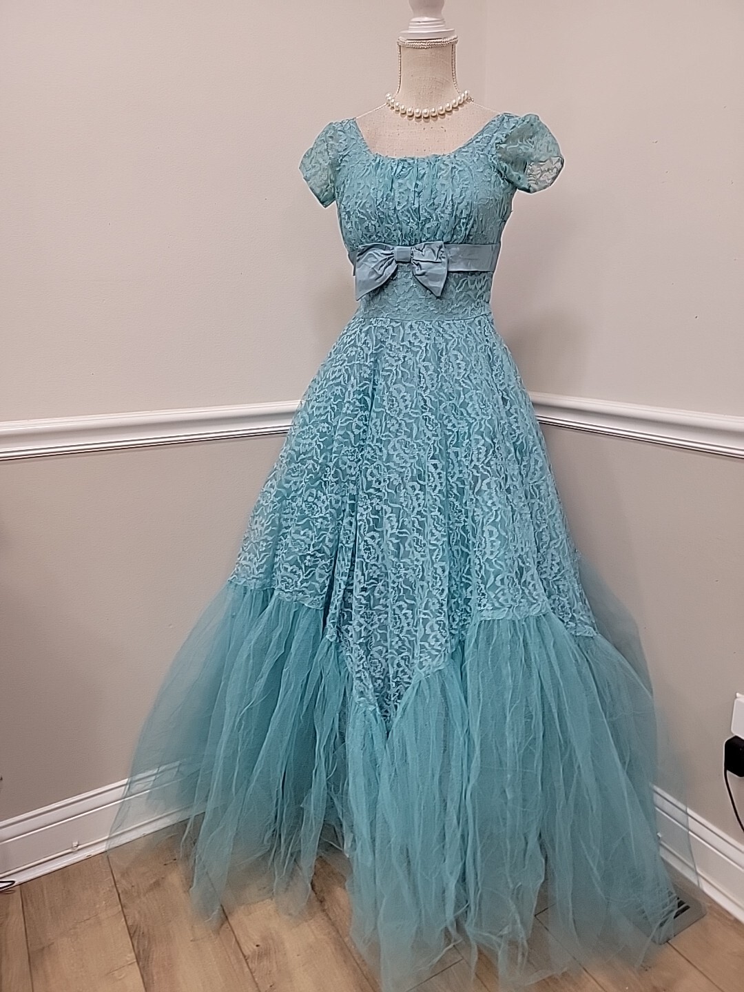 Picture 4 of 16