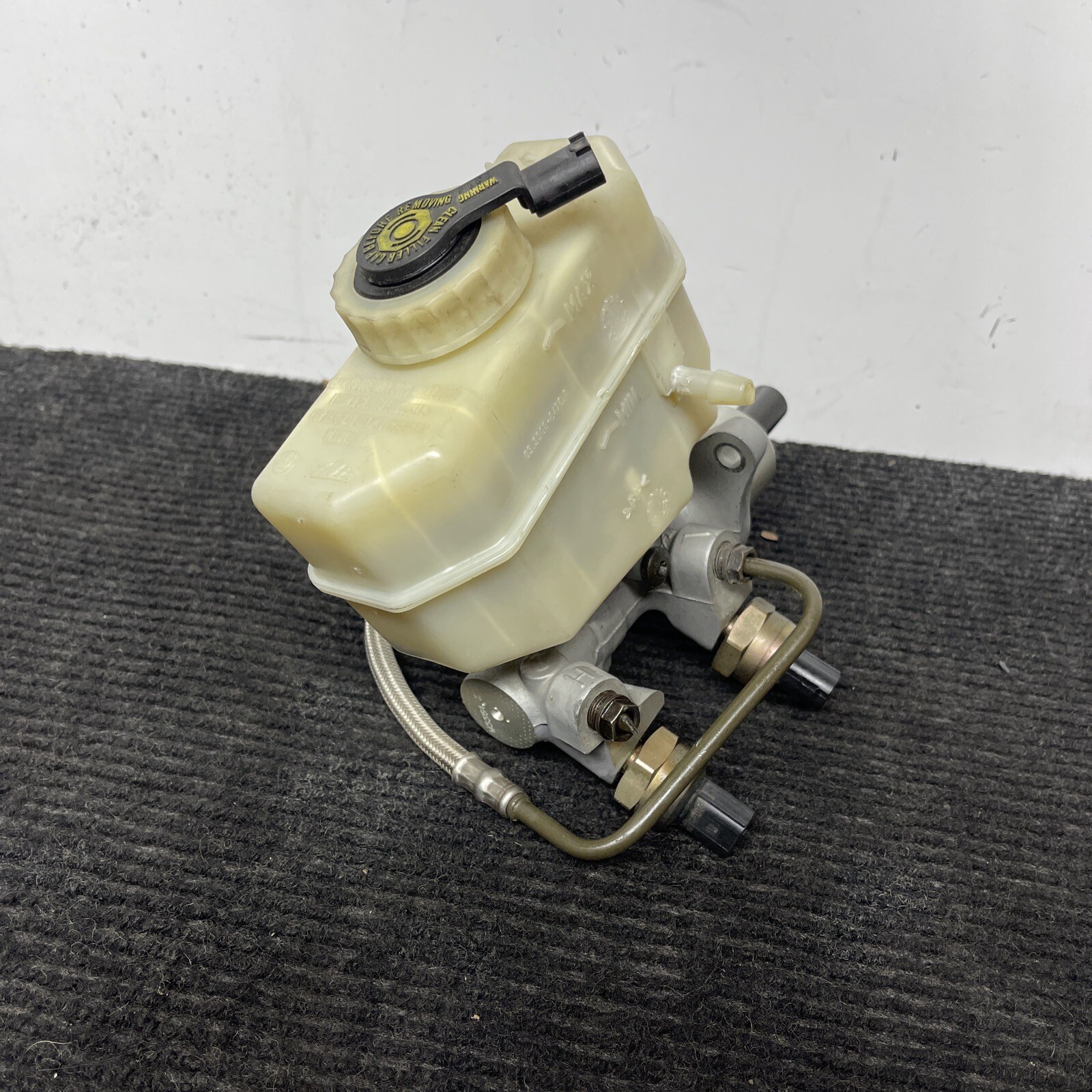 ☑️ BMW E46 Brake Master Cylinder w Reservoir M/T OEM 0106 323 325 328