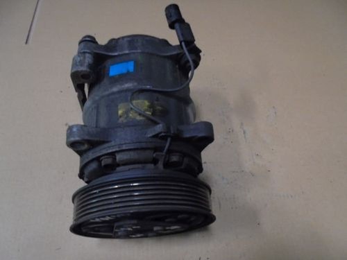 Klimakompressor 8708581 VOLVO V40 KOMBI (VW) 2.0