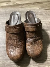 Crocs Sarah Triple Comfort  Slip On Tooled Brown Leather  Mules/clogs Size 8W