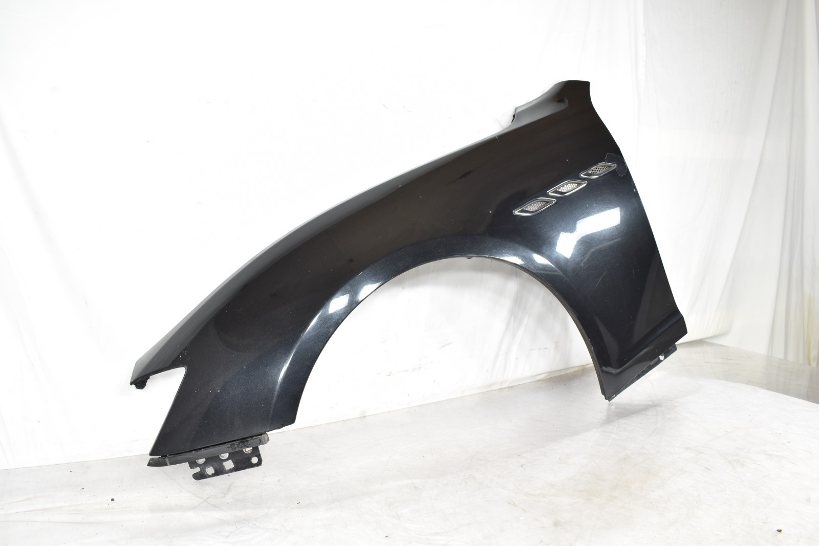 14-20 Maserati Ghibli Front Left Driver Side Fender Assembly Black 670008304 OEM