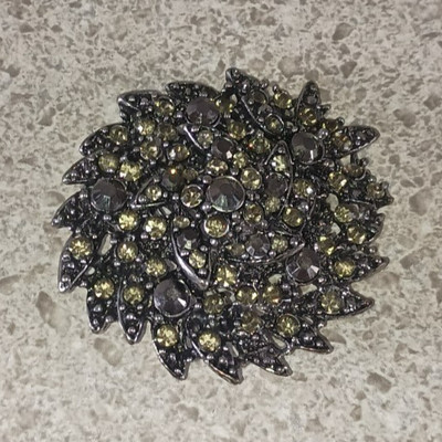 Croft & Barrow Rhinestone Floral Brooch Pin Black Tone Gold Accent Statement