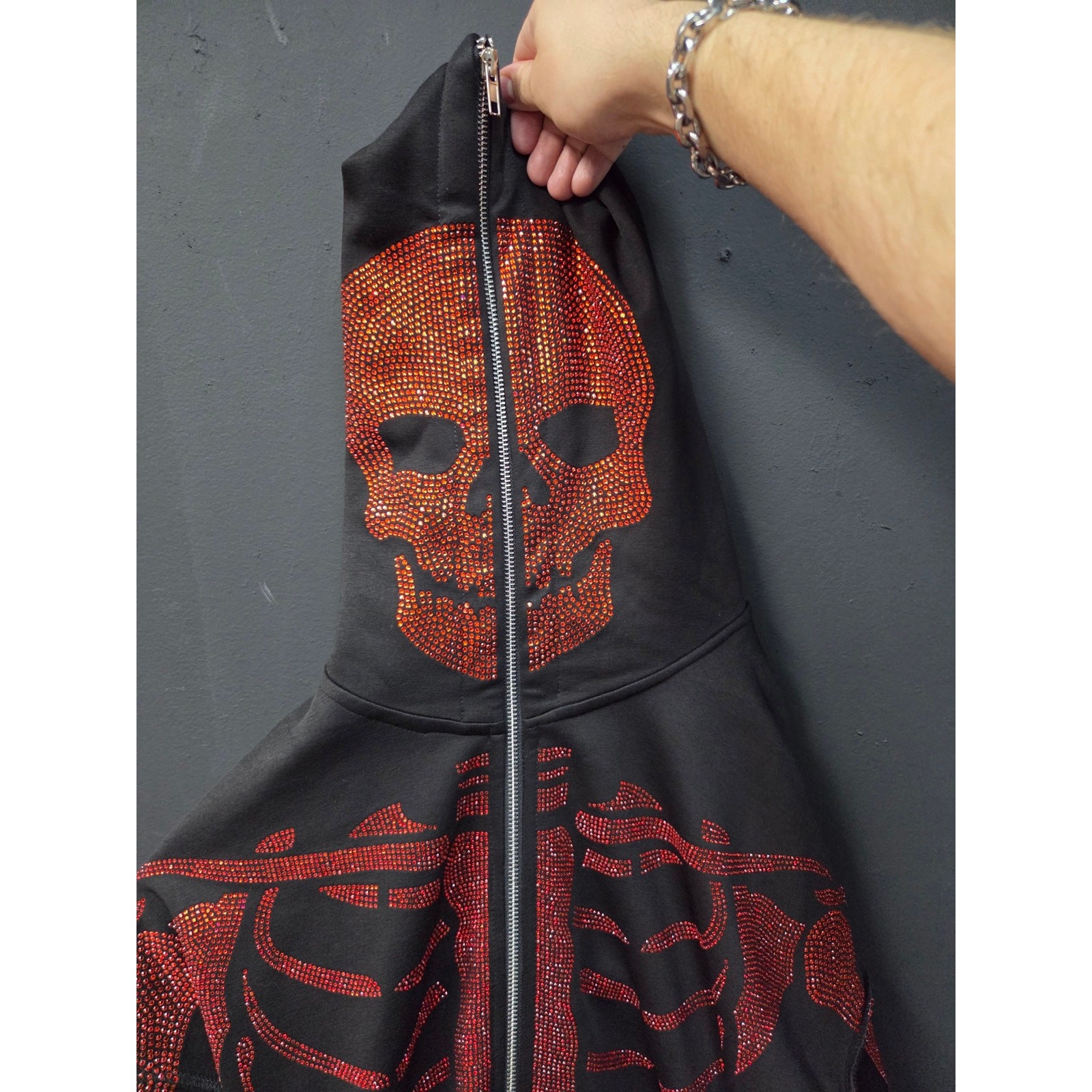 Skull Full Zip Size Medium - image 3