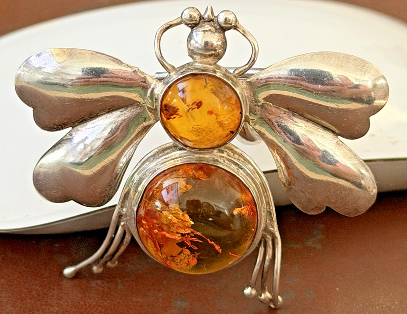 BALTIC AMBER STERLING SILVER LARGE BUTTERFLY BEE VINTAGE PIN BROOCH PENDANT  17g