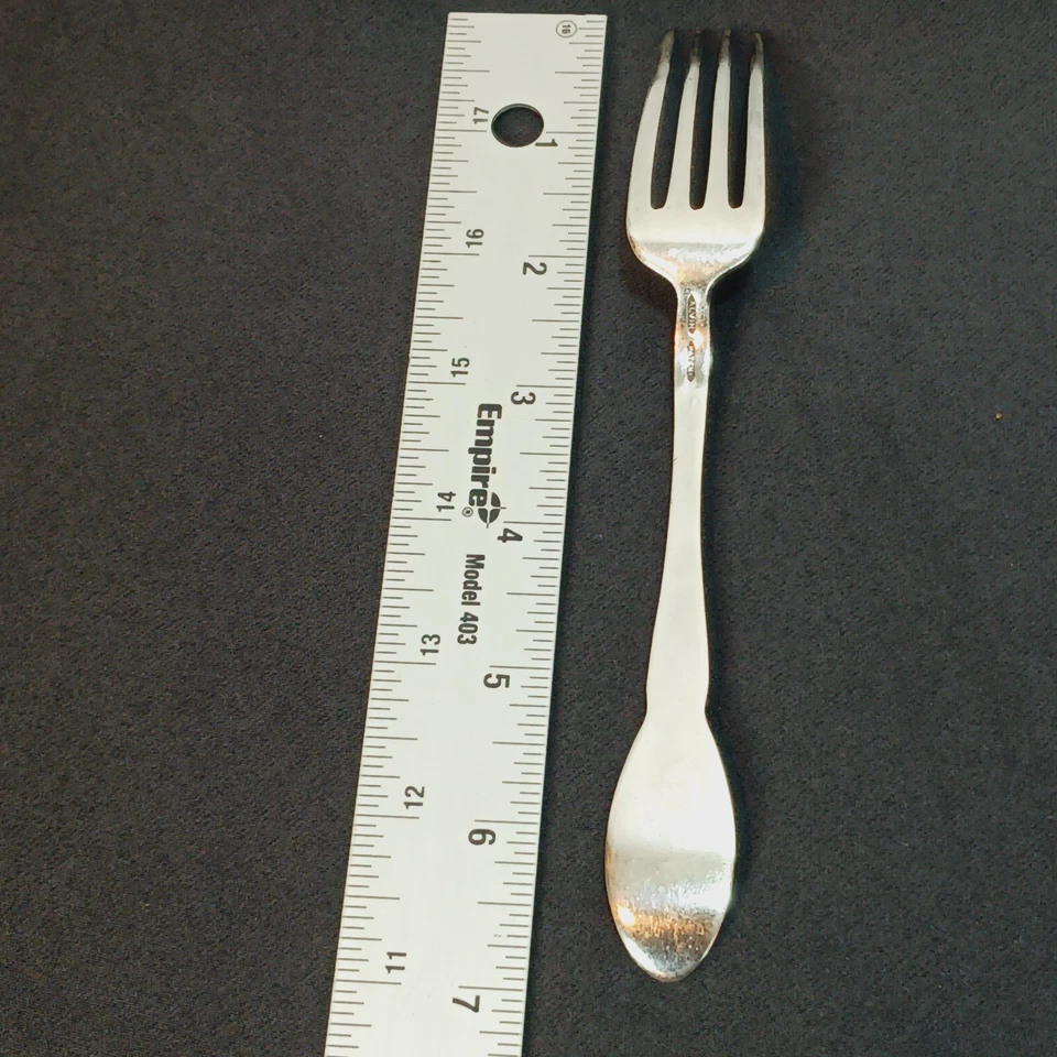 Tenedor de cena ALVIN SILVERWARE 1910 DIANA PLATEADO Foto 2 de 4