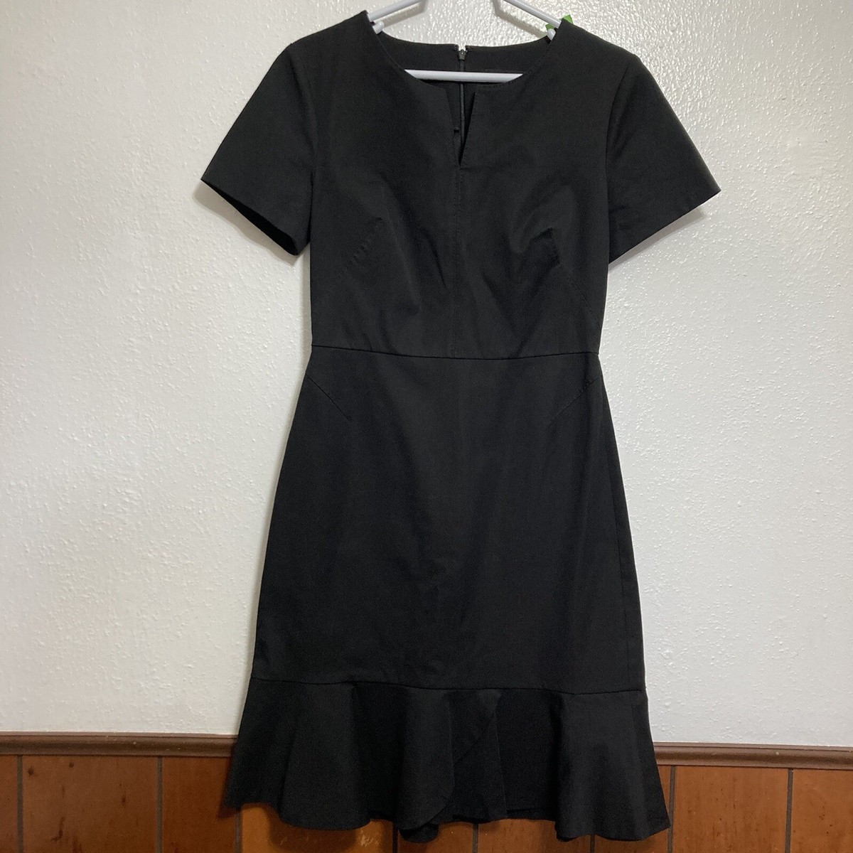 Banana Republic Women Denim Black Ruffle Short Sleeve Split Neck Sheath Dress 6 Banana Republic Women Denim Black Ruffle Short Sleeve Split Neck Sheath Dress 6