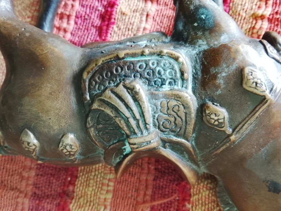 Scultura Cavallo Fusione Di Bronzo Orientale metà 900 - Immagine 3 di 4