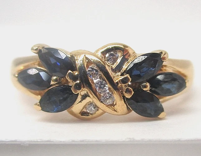 Vintage Diamond and Blue Sapphire 14k Yellow Gold Ring Real Sapphire and Diamond - Image 2 of 4