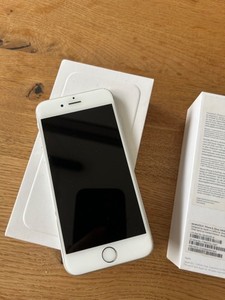 Apple iPhone 6 - 64GB - Silber (Ohne Simlock) A1586 (CDMA + GSM)