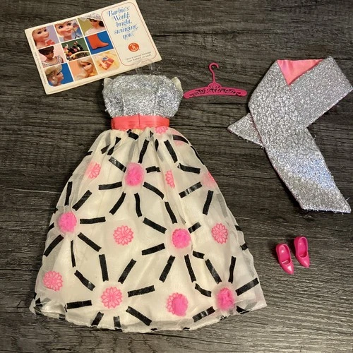 Vintage Barbie 1874 Fab City - 1969 Fashion Set –  MINTY