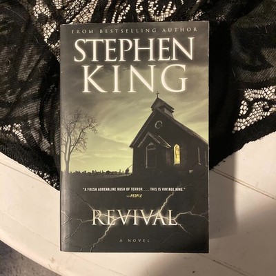 Revival : A Novel by Stephen King (2015, Trade Paperback)