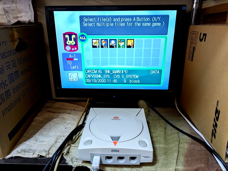 Dreamcast Console System Visual Memory Marvel VS Capcom 2 Japan - Image 3 of 4