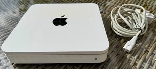 Apple AirPort Time Capsule 2TB Wi Fi Router (3rd Gen)