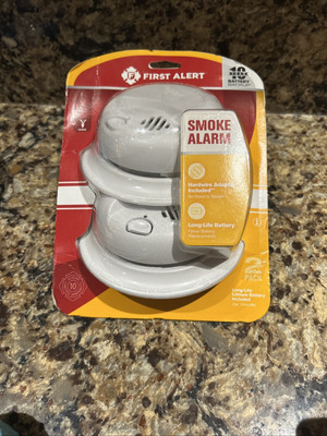 2 Pk Smoke Detector FIRST ALERT 9120B- Alarm Hardwired AC w Battery Backup - New