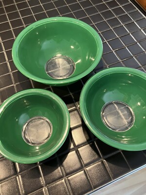 Vintage Pyrex Set of 3 Nesting Mixing Bowls 322 323 325 Green