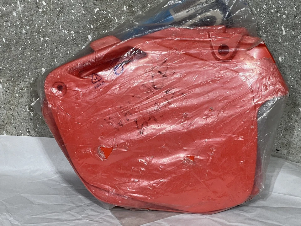 UFO 侧盖面板编号板闪光灯红色橙色 90 91 CR250R CR125R CR500R — 第 4/4 张图片