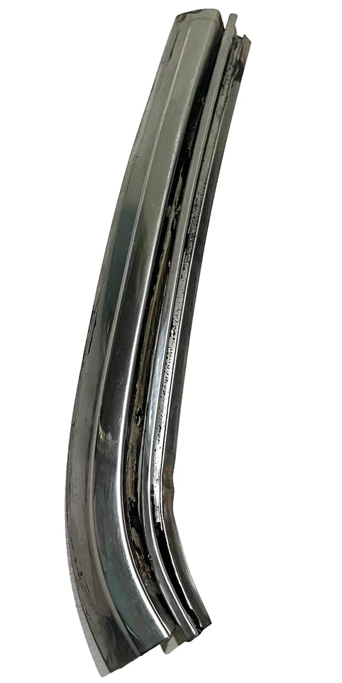 Corvair Convertible Cromo A Pilar Moldura Izquierda 1962-1964 OEM Foto 2 de 3