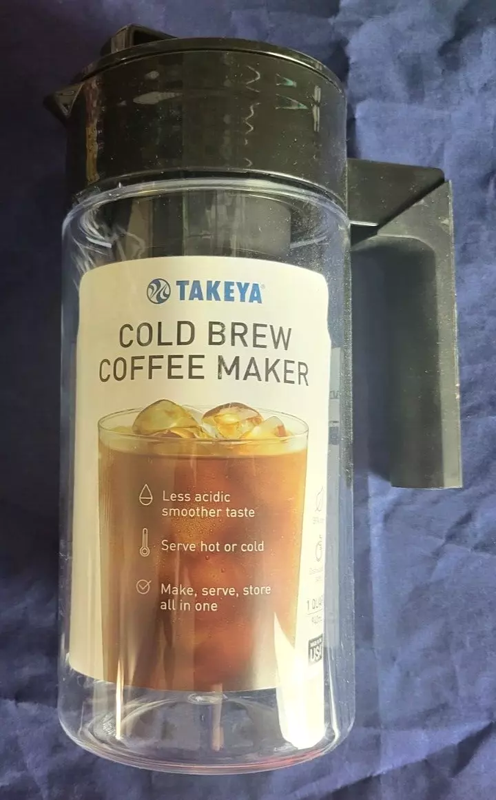  Takeya Patented Deluxe Cold Brew Iced Coffee Maker, 1 Quart,  Black : Home & Kitchen