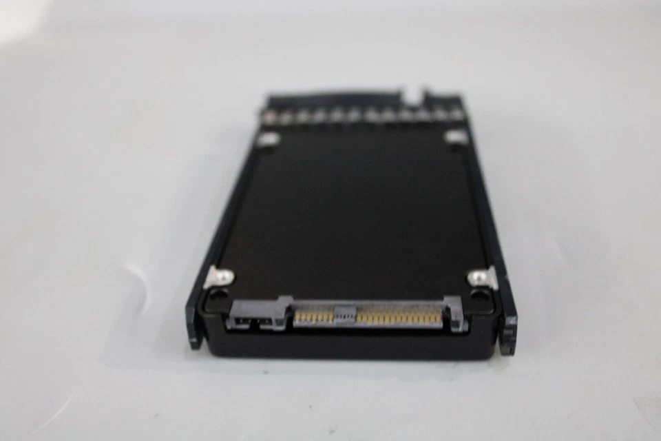 Lenovo 01CX699 400GB S3200 S4200 01CX698 Storage 2.5'' SAS 12G SSD NEW - Image 3 of 4