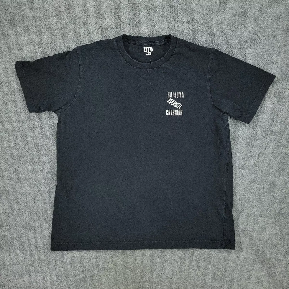 Uniqlo black crew neck 2025