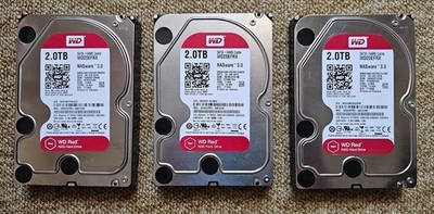 Western Digital WD Red 2TB NASware 3.0 5400RPM 3,5'' SATA III 64MB NAS HDD | x3