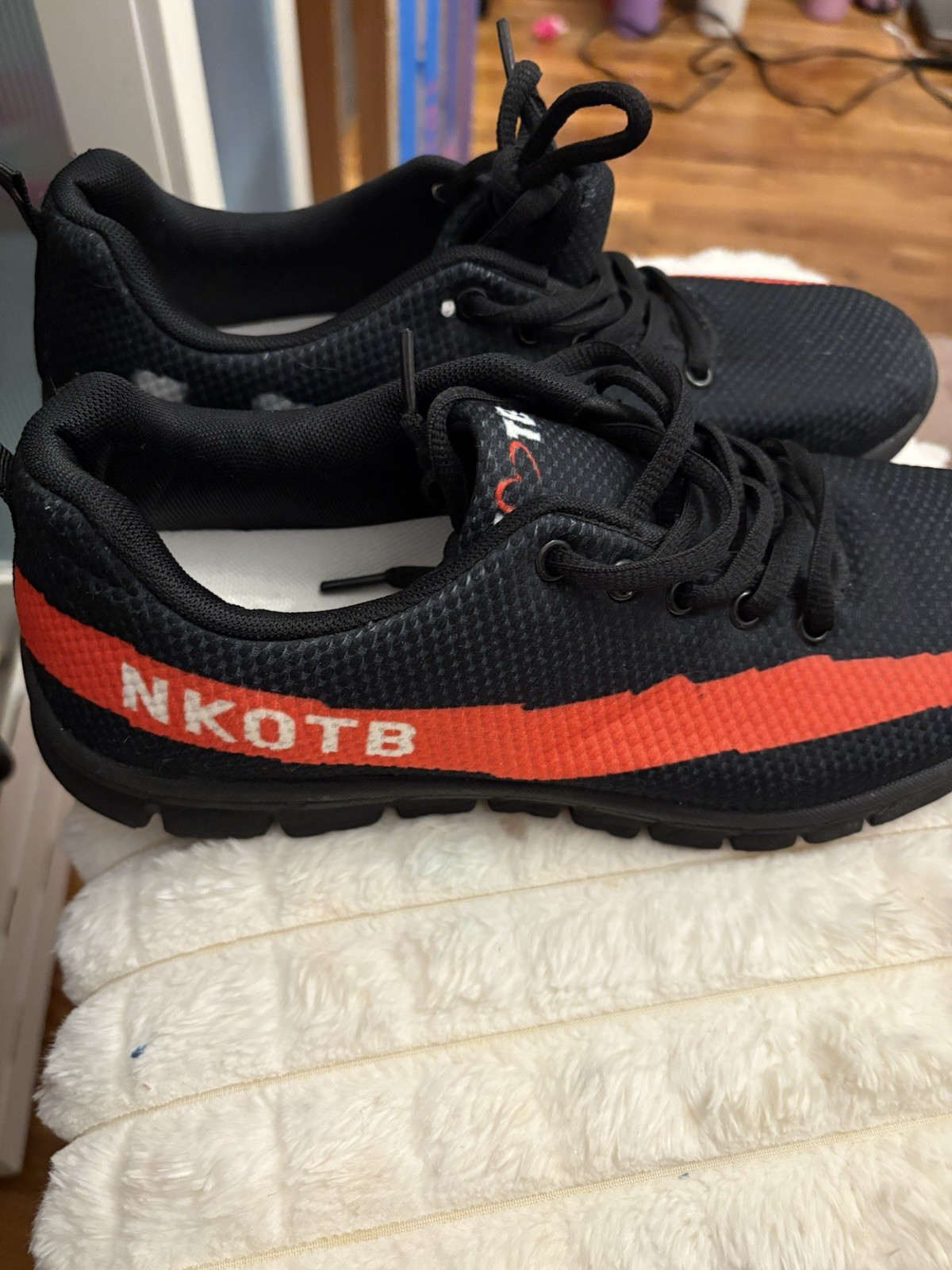 SAOLA Sneakers Unisex Taglia USA 9 Indossate Solo Due Volte Ottime Condizioni Tema NKOTB