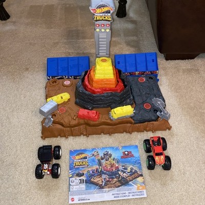 Hot Wheels Monster Trucks Playset Arena Smashers Bone Shaker & Snake Bite Works