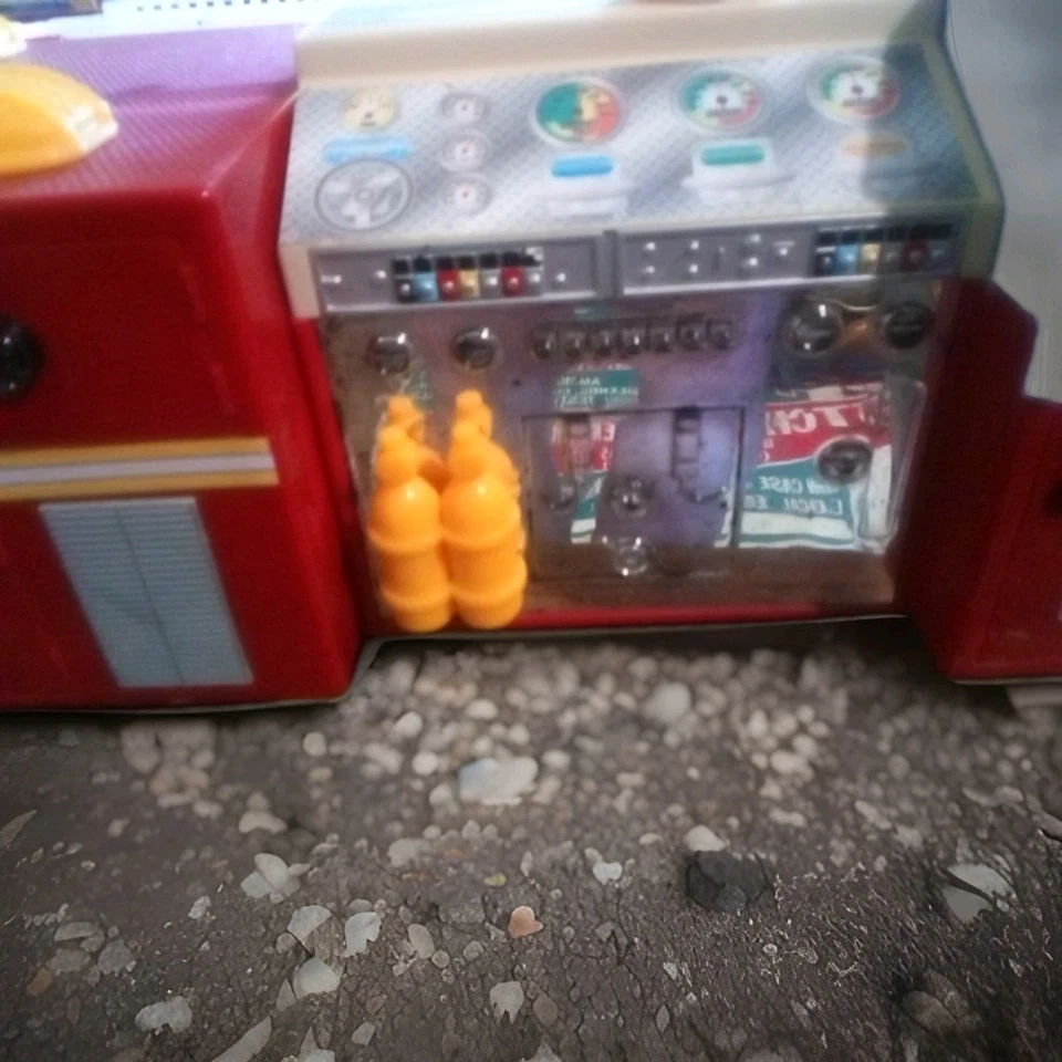 Tonka 孩之宝消防救援带声音 #328 2010 玩具消防车 23 号 #06735 — 第 3/4 张图片