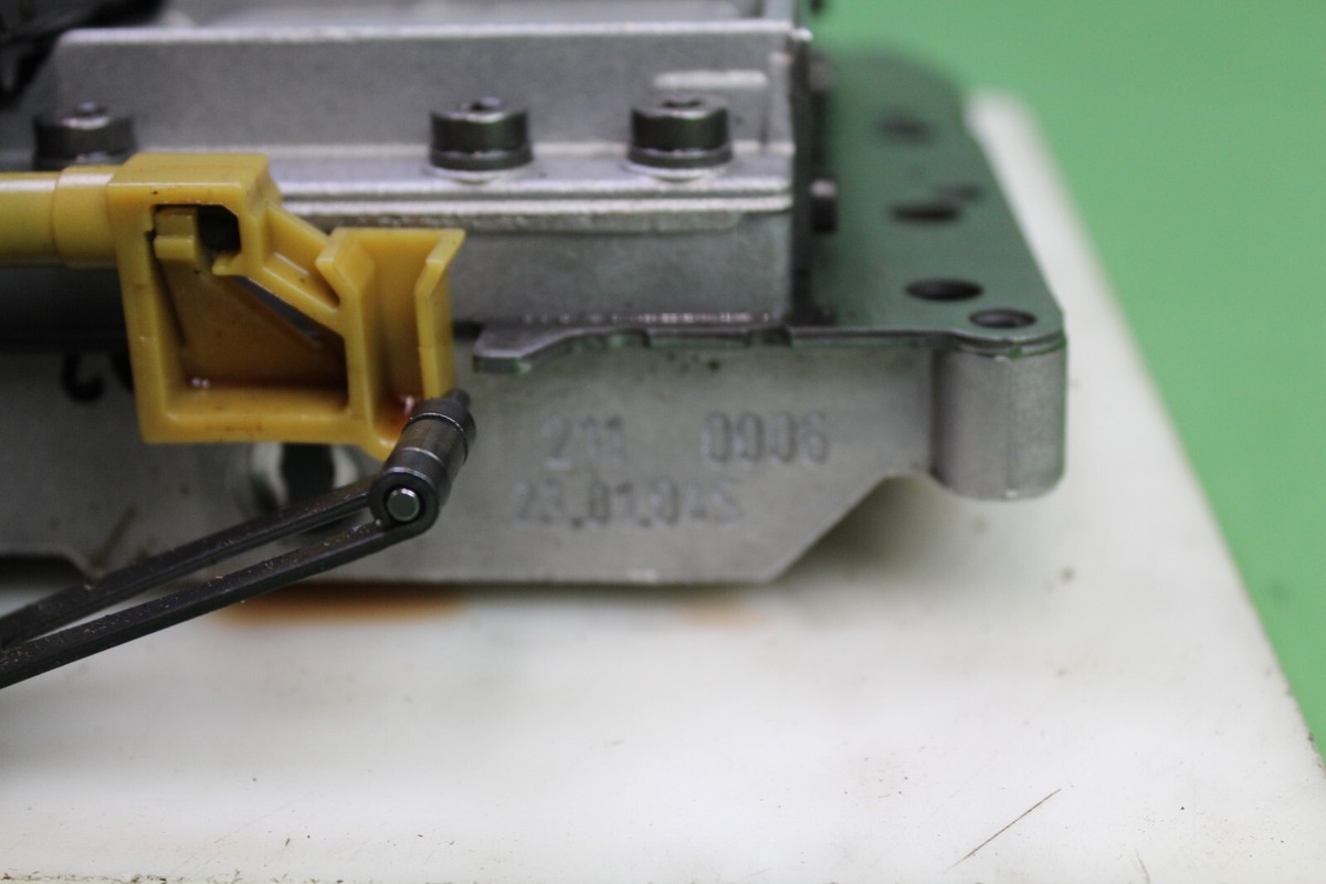 03-05 MERCEDES C230 722.6 TRANSMISSION VALVE BODY CONDUCTOR PLATE  