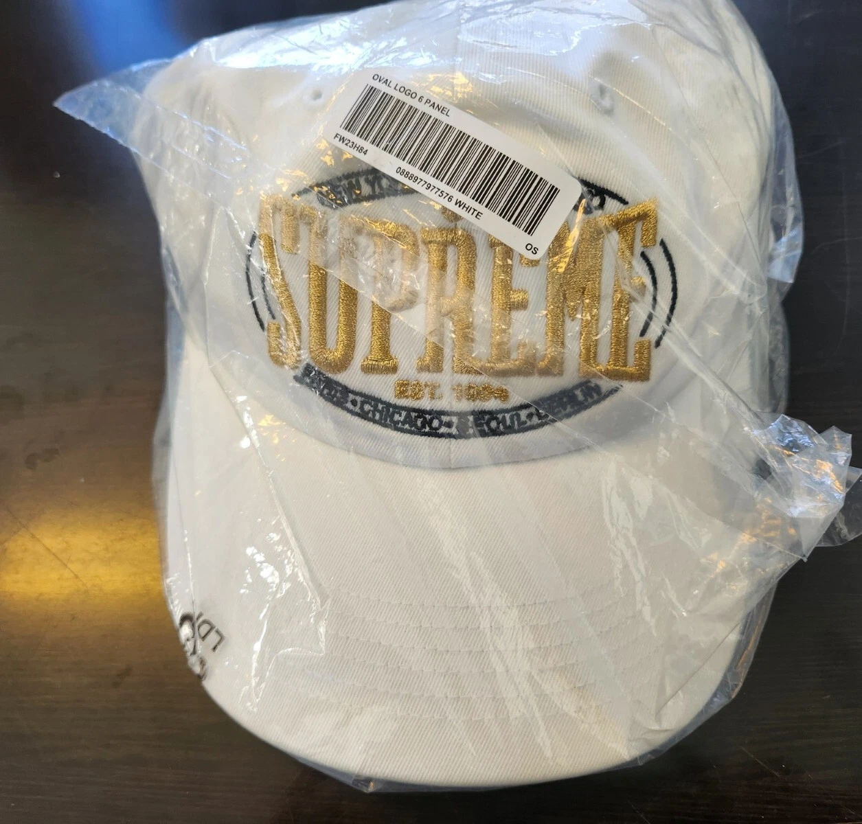 CHAPEAU SUPREME WARM UP 6 PANNEAUX BLANC OS FW23 SEMAINE 14 (100 % AUTHENTIQUE) TOUT NEUF