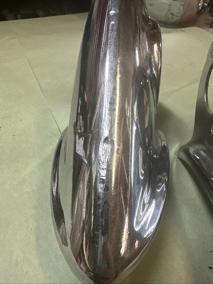 Chevrolet Bel Air 1956 guardabarros trasero central 56 Foto 4 de 4