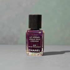 Chanel Le Vernis Nail Polish Shade 628 Prune Dramatize