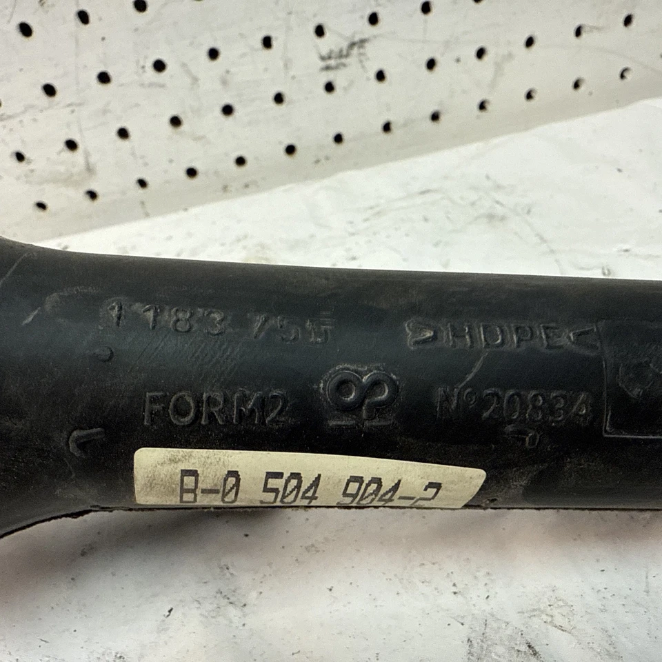 ⭐ 98-06 Bmw E46 Serie 3 Trasero Gas Tanque de Combustible Llenadora Cuello Tubo Manguera Negro Fabricante Original Foto 3 de 4