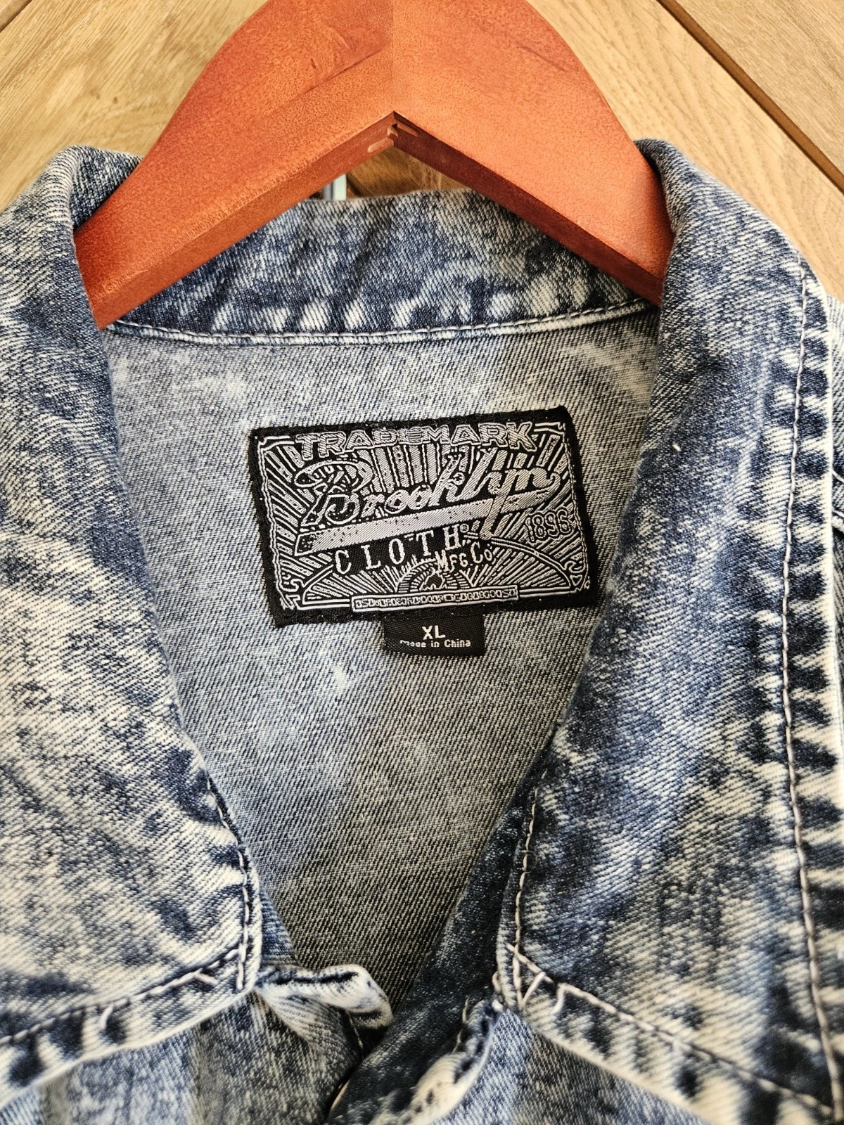 Brooklyn Cloth Men's XL Acid Wash Denim Jacket Military Patches Distressed Jean - product detail image 3